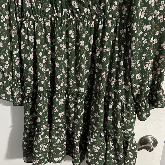 Inspired Hearts Green Floral Long Sleeve Dress - Picture 4 of 7